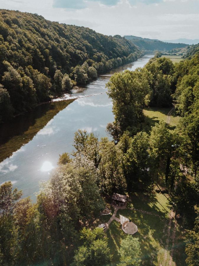 فندق Robinson Camp Kupa - Juratovicki Brig Netretic المظهر الخارجي الصورة